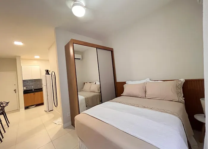 207 VENDAVAL - Flat 1 Quadra Praia do Forte com AC e Wifi